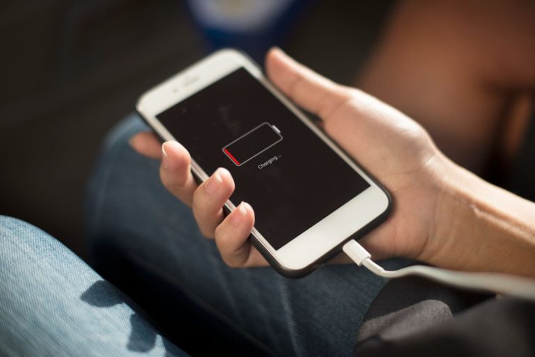 Smartphone-Akku leer